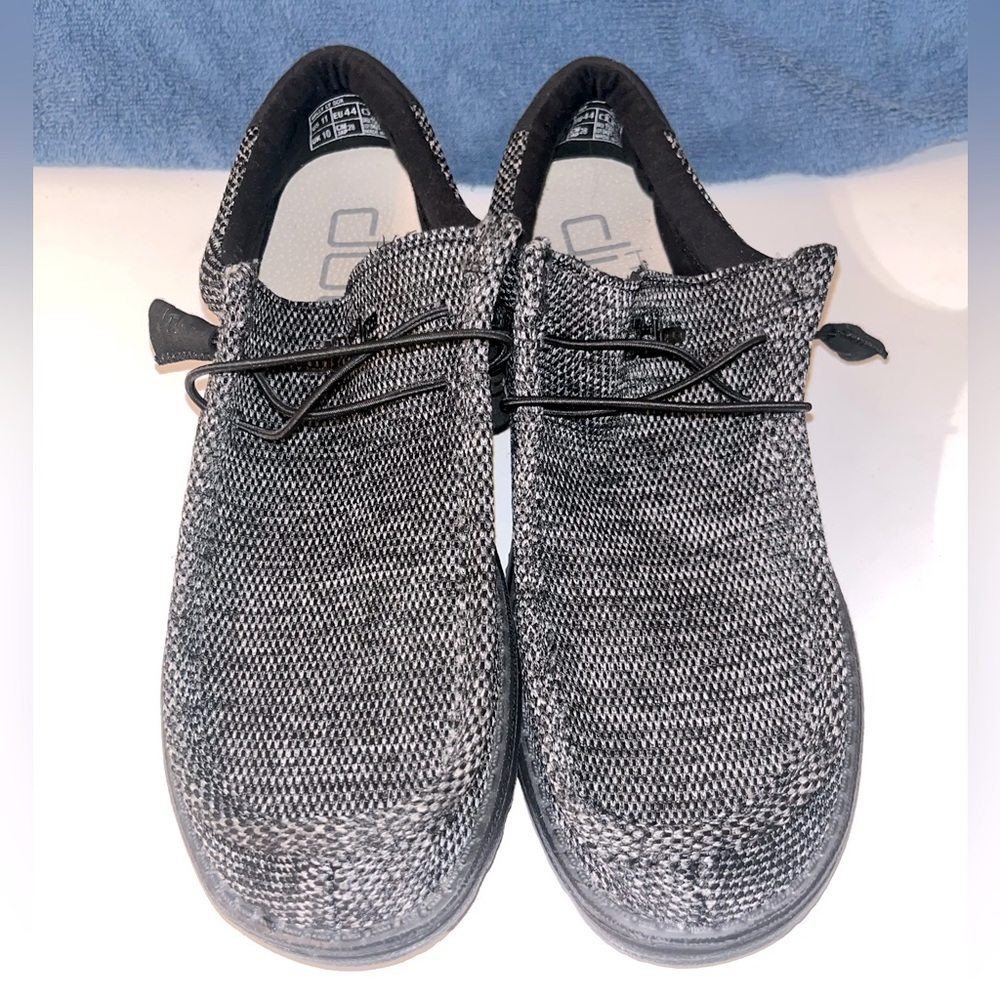 Hey dude, good condition, never worn, sz 11
